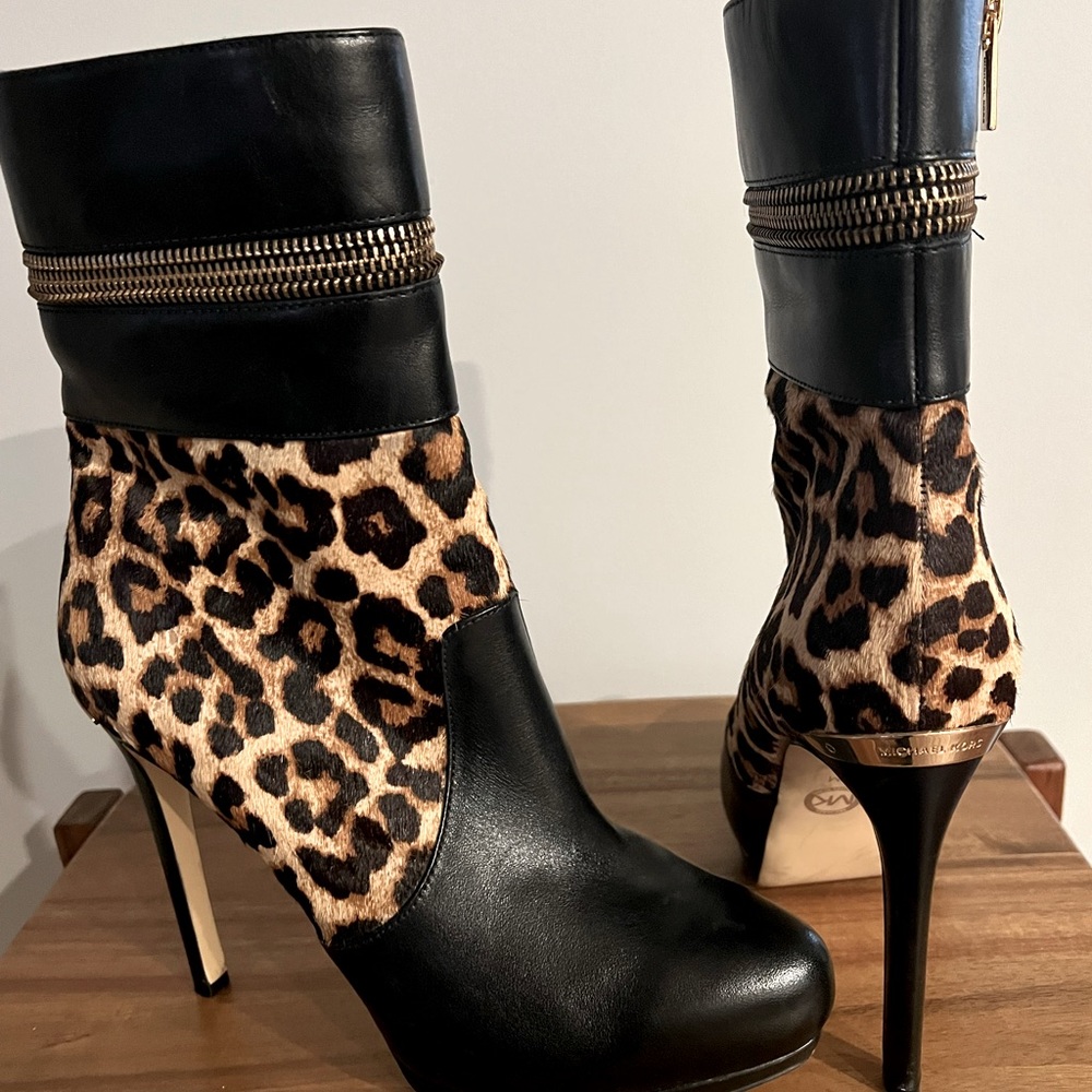 Black leopard Michael kors Boots